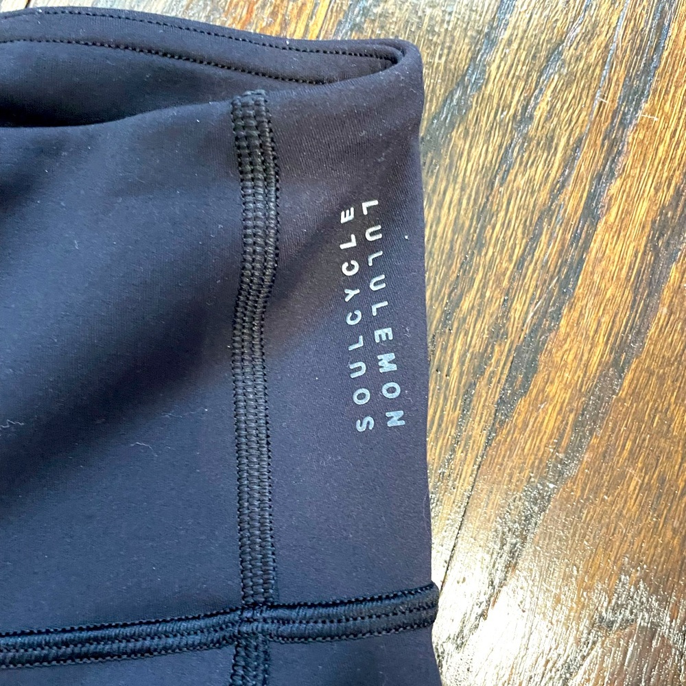 Soul cycle lululemon cropped leggings. Size 4.